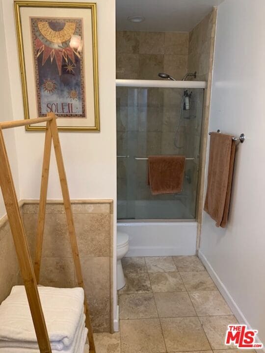 Photo - 833 Wilcox Ave