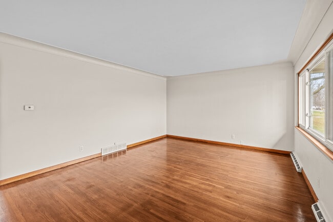 Photo - 5525 Sunnyside Dr