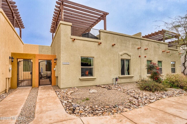 Photo - 1105 Lombard Way