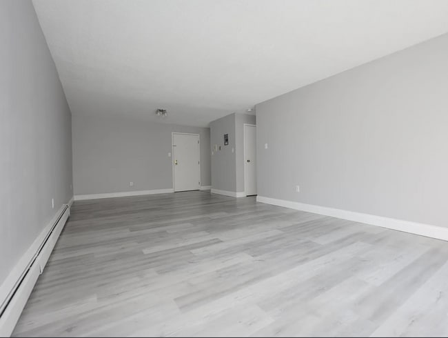 Building Photo - 1 Pembroke Dr Unit 19