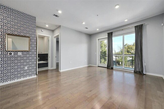 Photo - 207 W Johanna St Unit 201