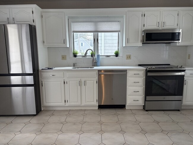 Building Photo - 12 Gardner St