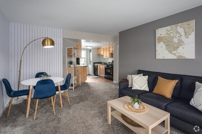 1BR, 1BA - 595 SF
