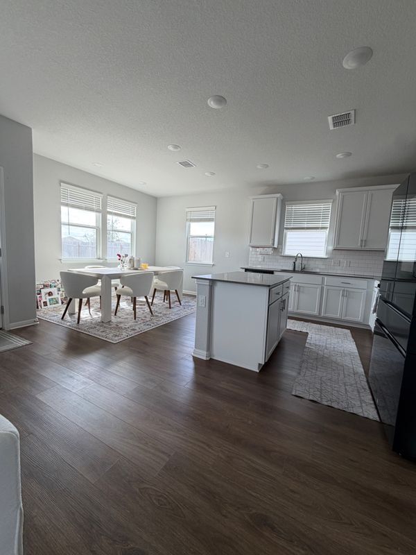 Photo - 6554 Marsh Ln