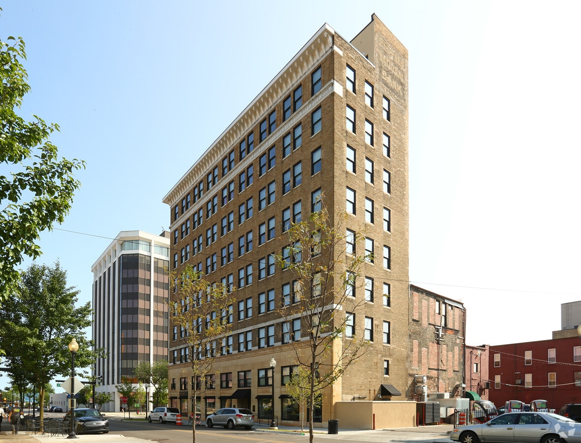 Photo - Elaine Apartments