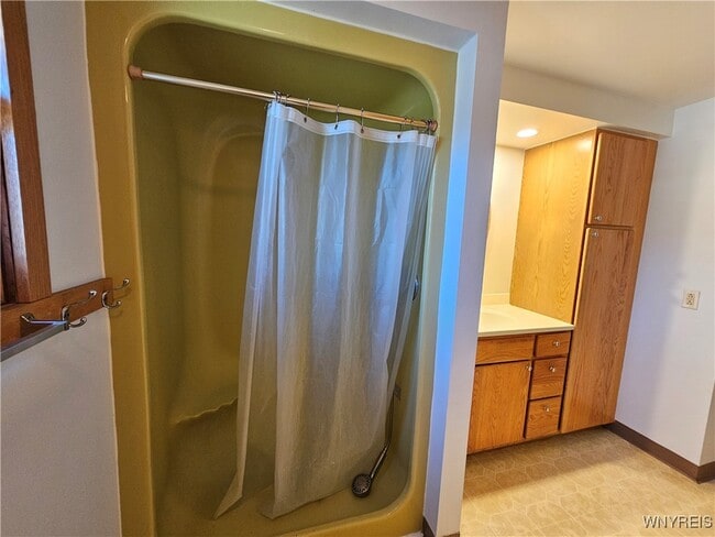 Photo - 1970 Sturgeon Point Rd