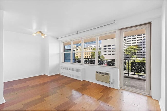 Building Photo - 2650 Ocean Pkwy