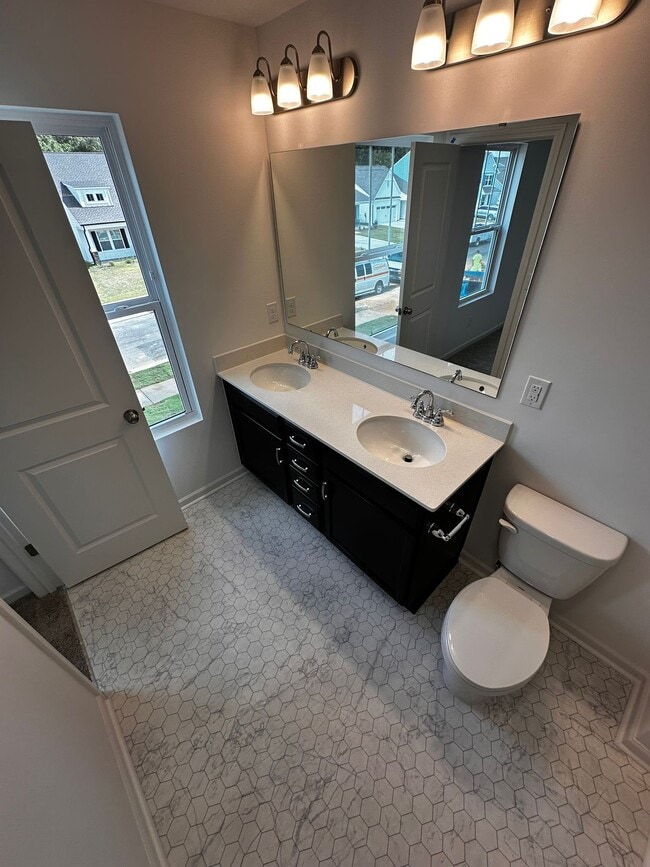 Photo - 242 Redondo Dr