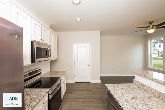 417 Blue Robin Ln