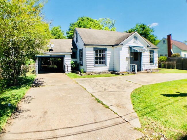 Building Photo - 1836 Rivercrest St Rental