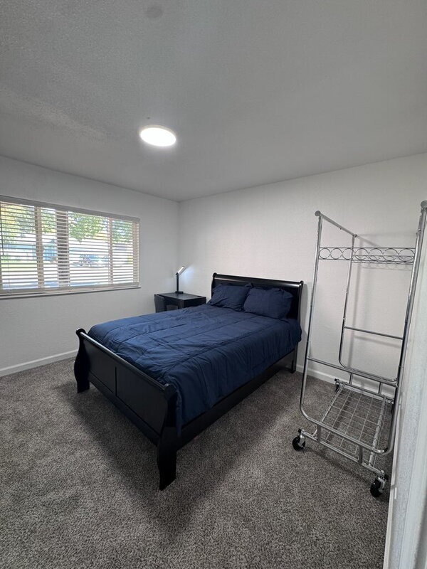Building Photo - 2445 Town Cir Unit Room #2 Rental