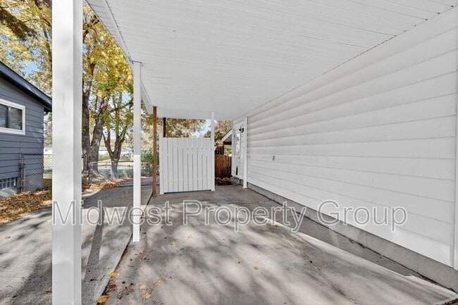 Photo - 535 Bardot Dr