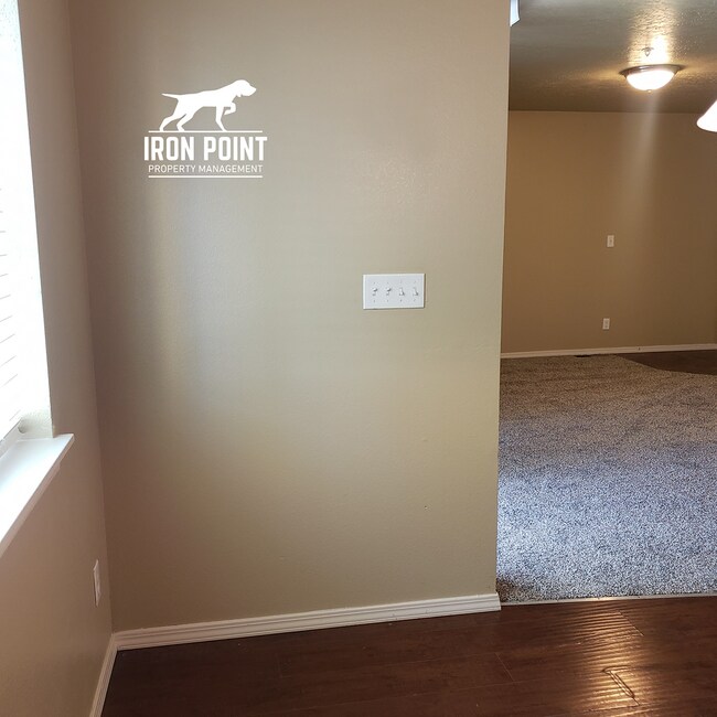 Photo - 886BONSAI Unit #102