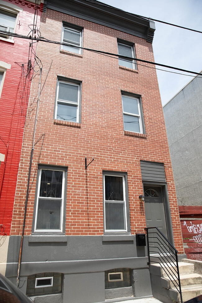 Photo - 1723 Monument St