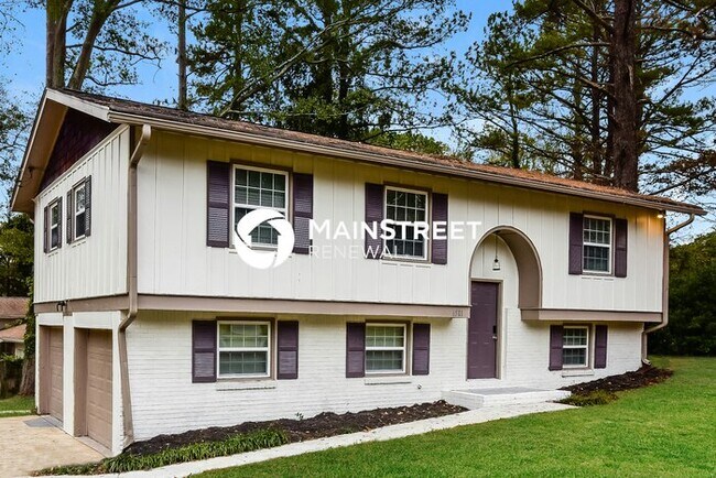 4 Bedroom Pet-Friendly Home in Morrow, GA with Main Street Renewal