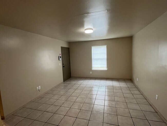 Photo - 300 E Carthage Ave Unit D