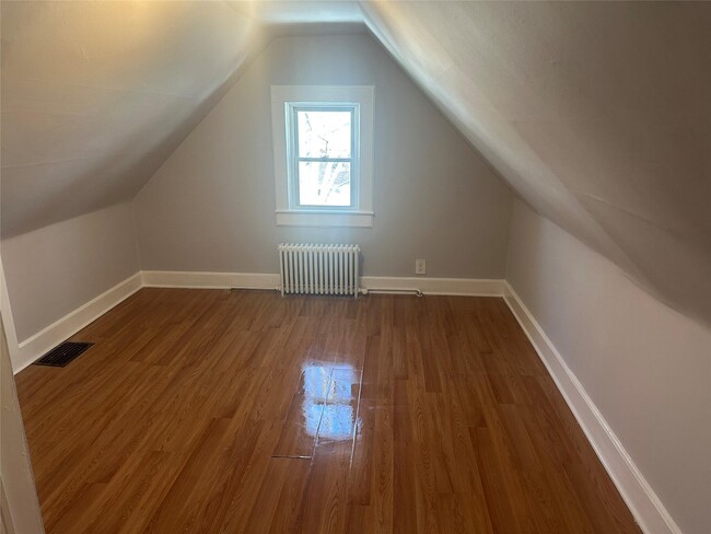 Photo - 1228 Brook St Apartment