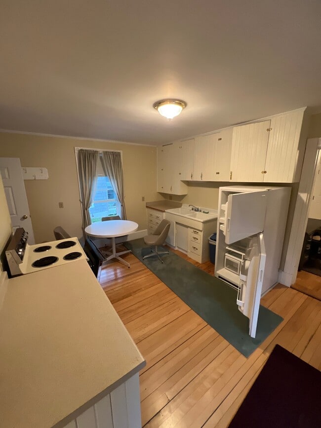 33 E Summer St Unit 1