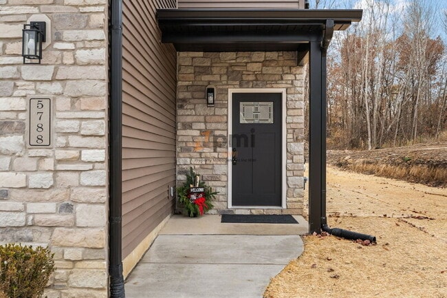 Photo - 5788 Adams St