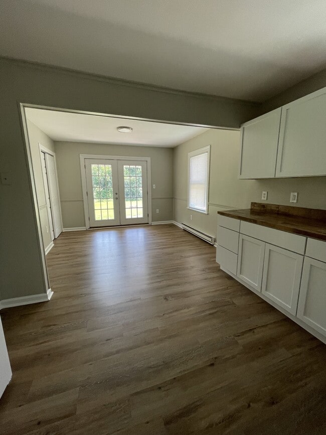 Photo - 122 Marshall St