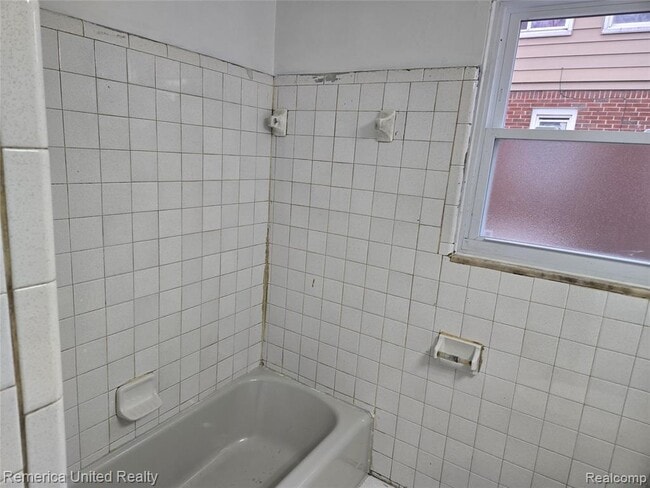 Photo - 24677 Puritan