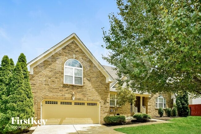 Photo - 554 Summit Way