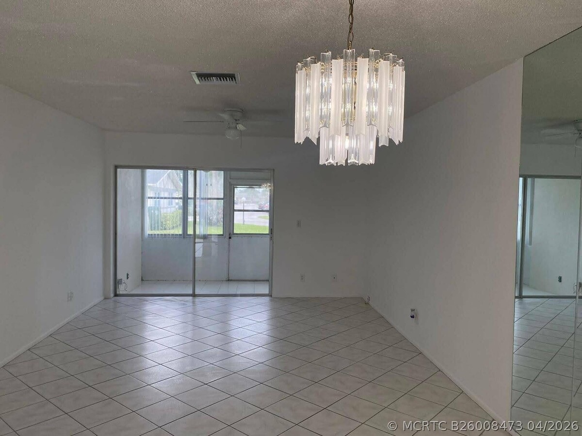 Photo - 2625 Emory Dr W