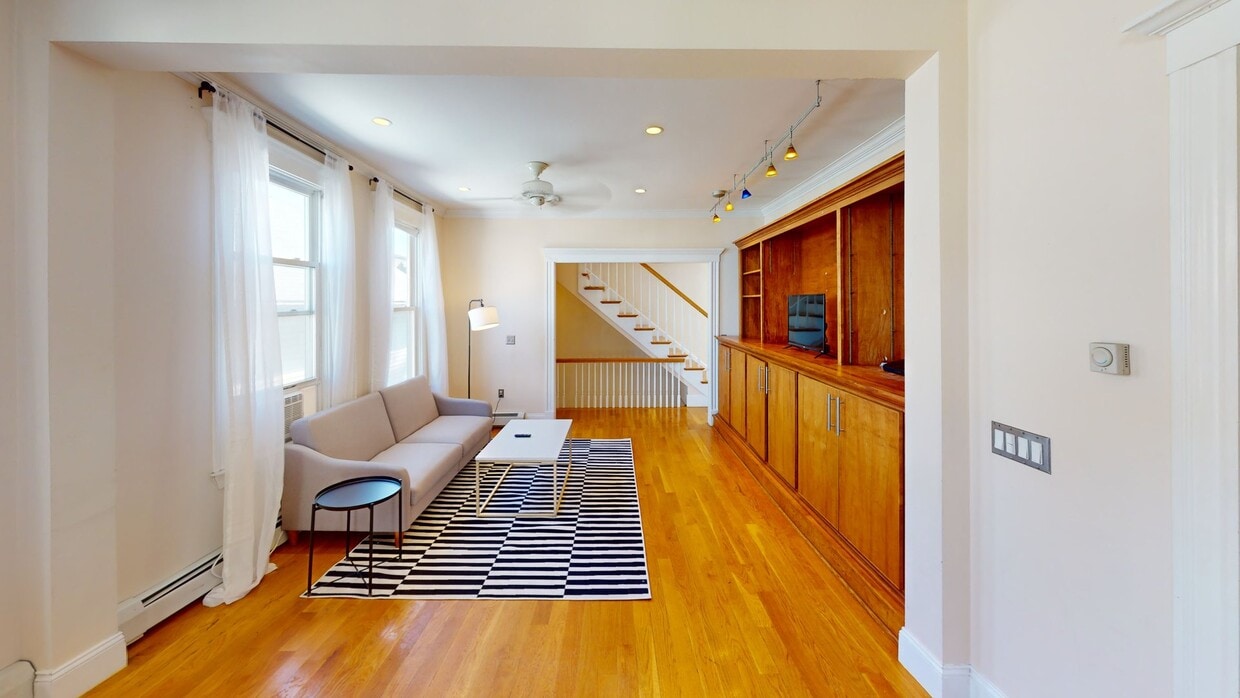 Photo - Private bedroom in 6 bed/2 bath Home