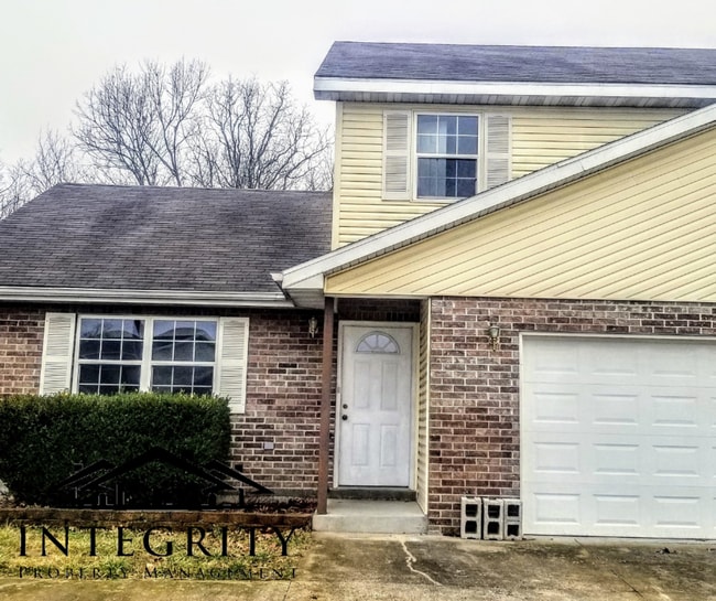 Building Photo - 19790 Stirrup Ln Unit B #56