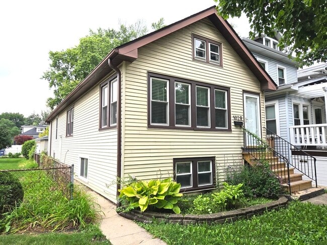 Building Photo - 1029 S Elmwood Ave