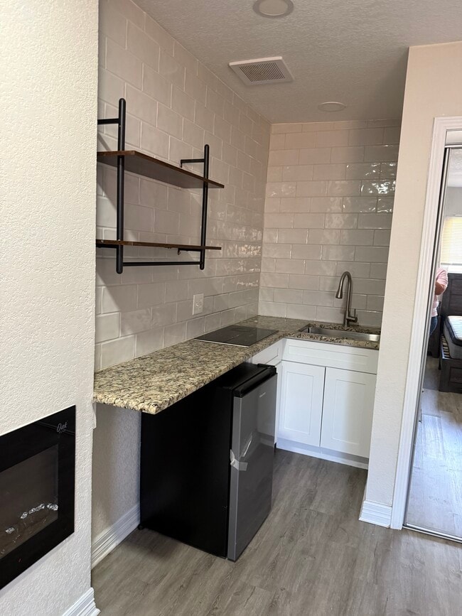 Photo - 436 E Wright Blvd