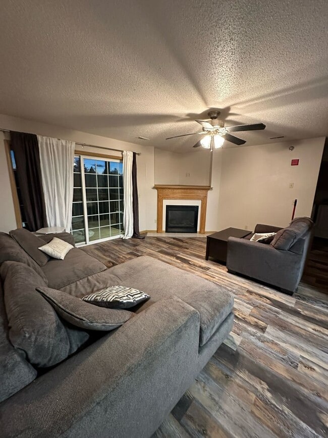 Building Photo - CONDO FOR RENT FROM PRIVATE LANDLORD! Unit 202