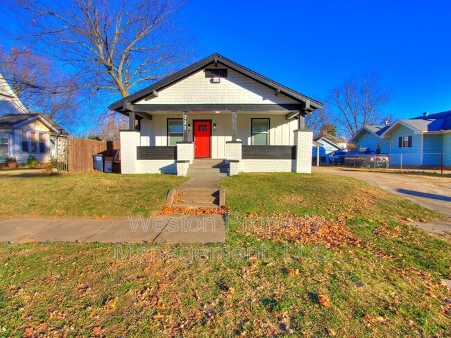 Building Photo - 721 N Louisa Ave