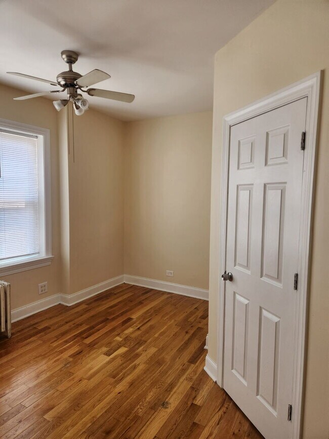 4546 W George St Unit 3