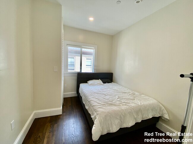 Photo - 35 Foster St Unit 1