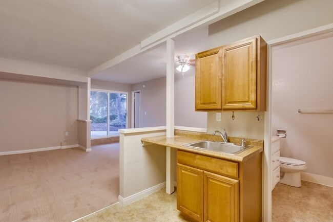 Building Photo - 450+ Sqft Studio in University City Rental