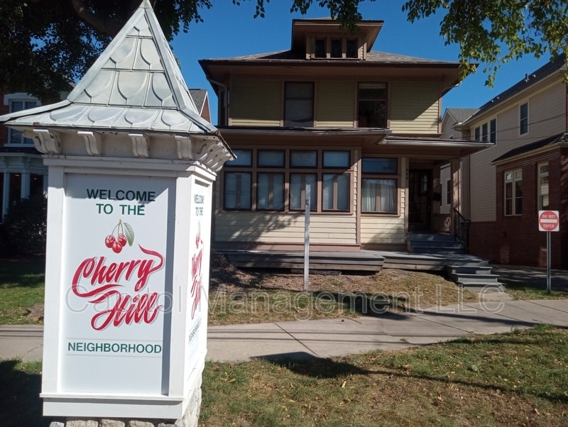 Photo - 605 South Grand Avenue