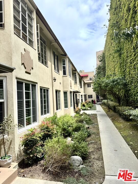 50 Elm Ave Unit 5