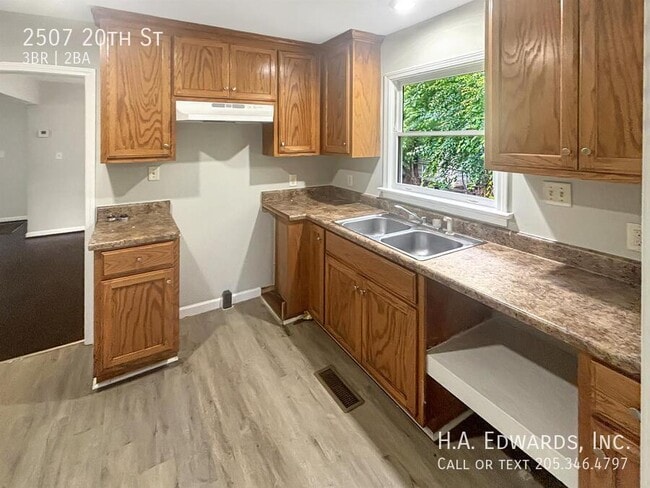 Photo - 2507 20th St