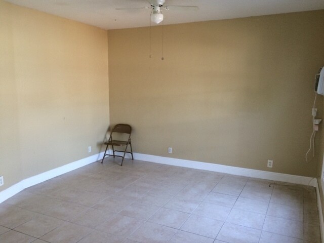 Photo - 715 SW 2nd Ct Unit 2