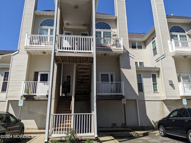 Building Photo - 11 Raritan Ave Unit 5 Rental
