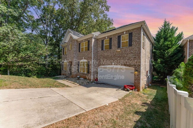 Photo - 139 Brackenbury Ln