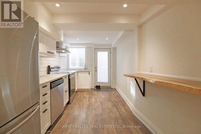 Photo - 202 Claremont St Unité Lower