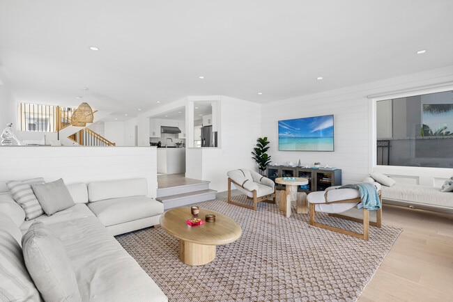 Photo - 1126 E Balboa Blvd