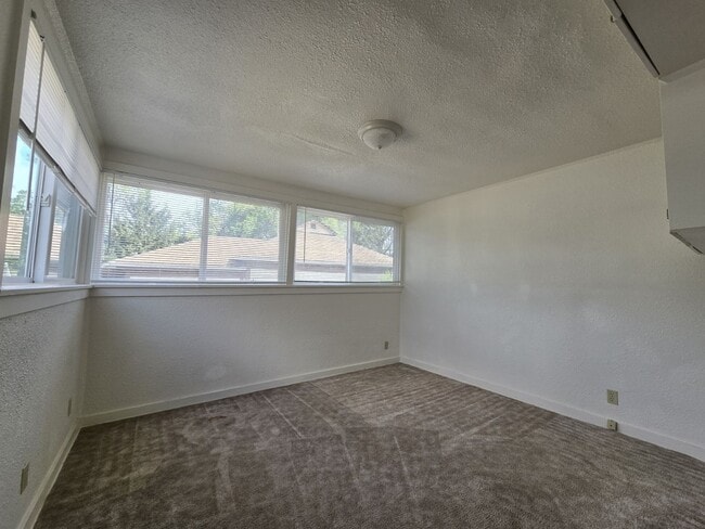 Photo - 228 SE Pitzer St