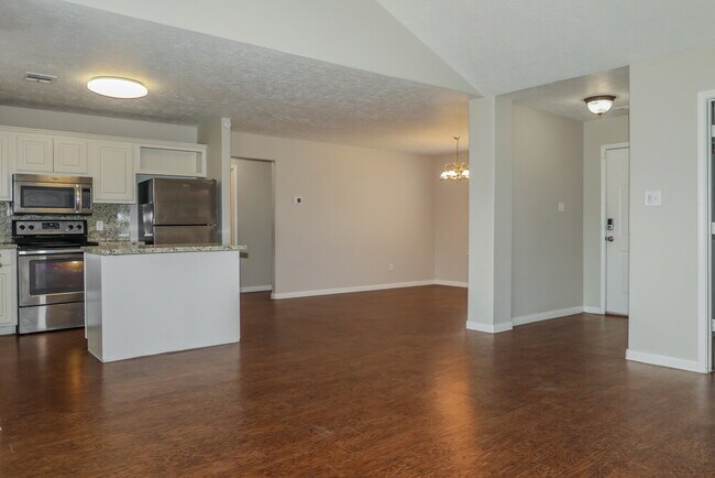 Photo - 16213 N View Ct