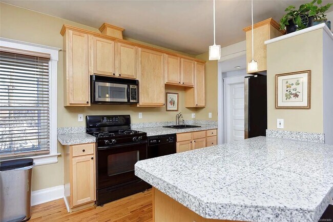 Photo - 1362 N Marion St