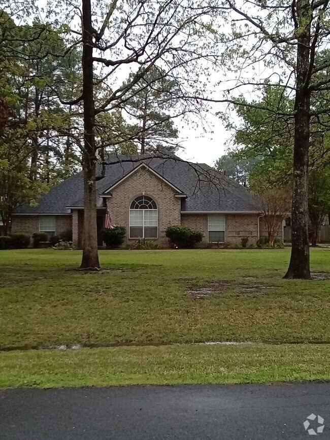 Building Photo - ****Woodlake South****MUST SEE** Rental