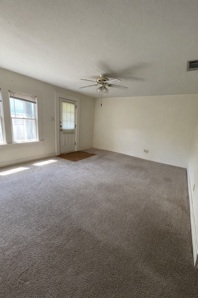 Photo - 4213 Avenue C Unit B