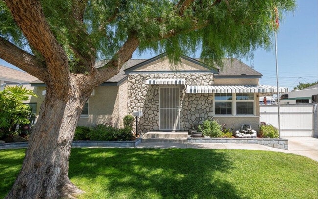 Photo - 6008 Dunrobin Ave Casa